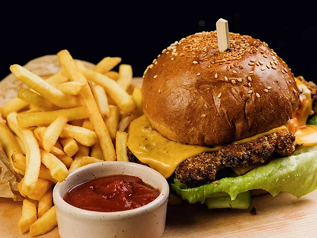 Chicken burger: Чікен Бургер