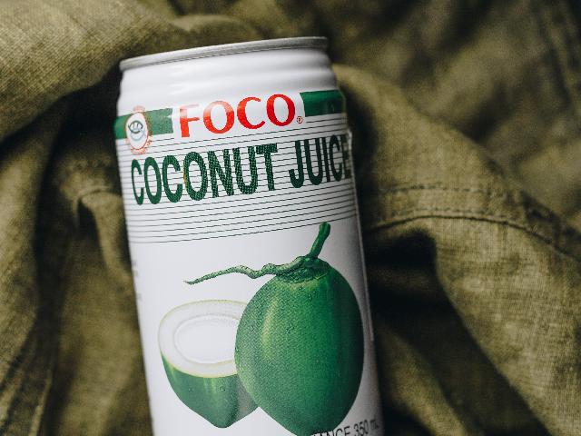Натуральный тропический напиток со вкусом кокоса
