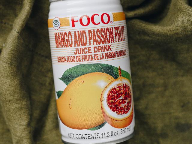 Натуральный тропический напиток со вкусом манго и маракуйи
