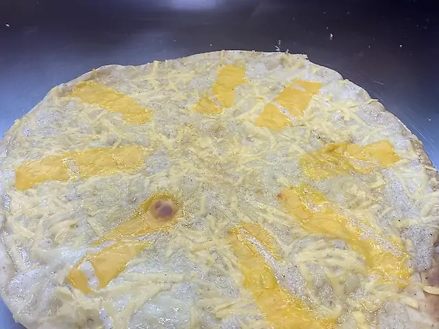 Арабская пицца сырная