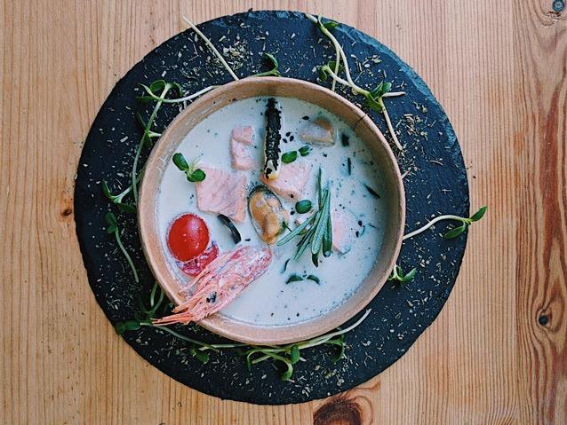 Финский рыбный сливочный суп с морепродуктами