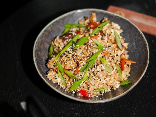 Рис у тайському стилі з овочами
