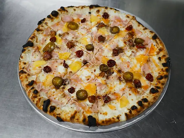 New York Pizza Пастрамі із індички, ананас кімчі, халапеньйо 40 см