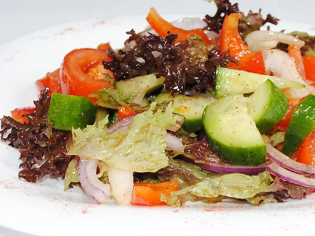 Салат овочевий із свіжих овочів