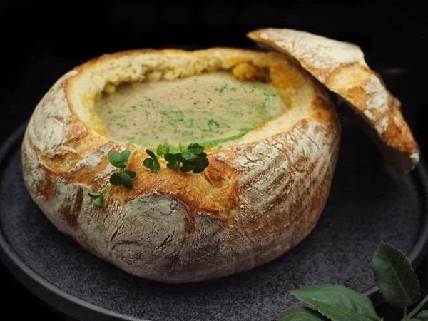 Крем-суп грибной в хрустящем хлебе